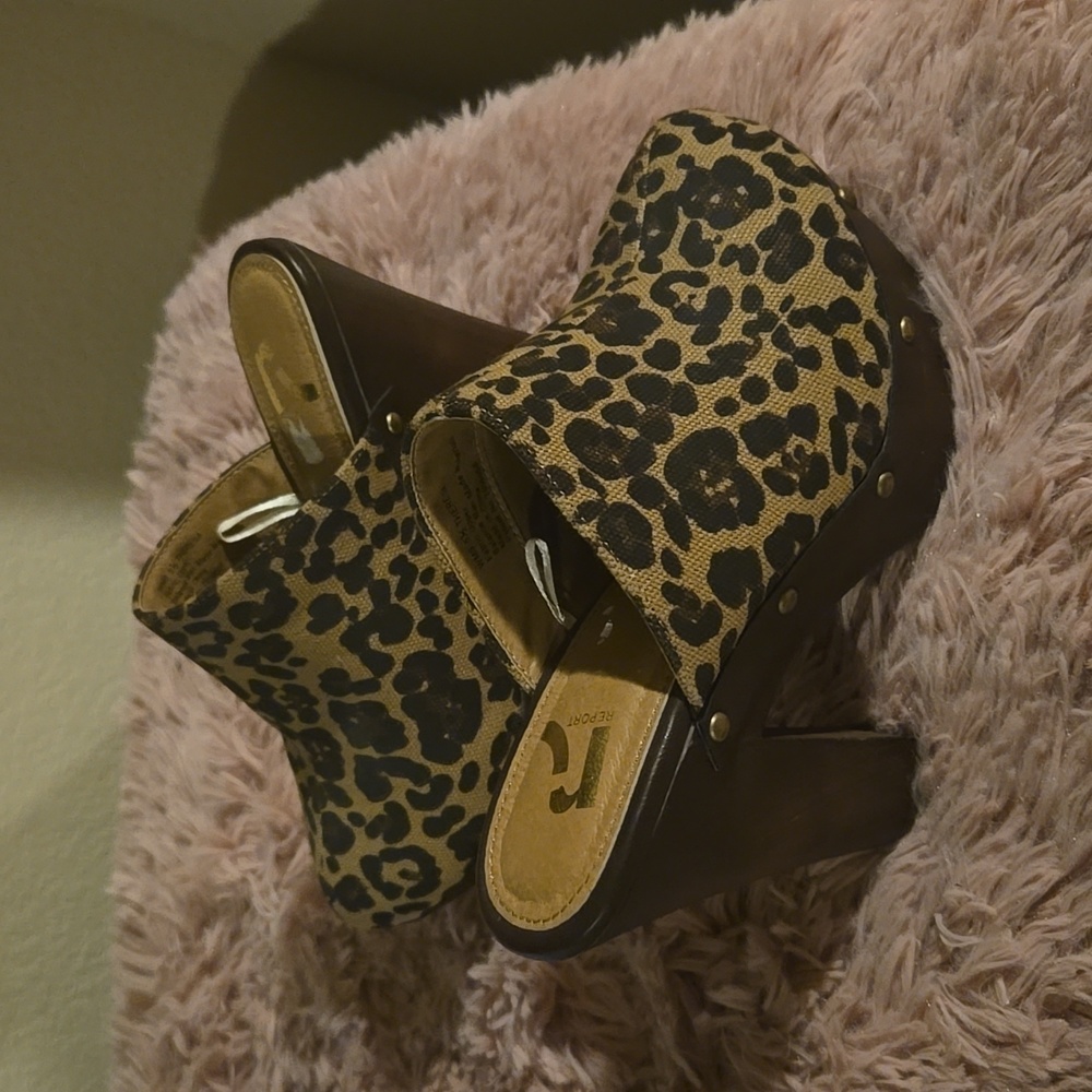 Nwot Theresa Report leopard  platform clogs size 5.5
